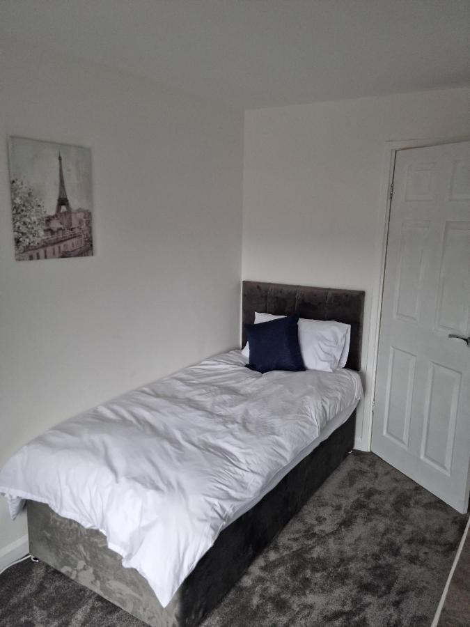 3 Bedroom House-Ellesmere Port Kültér fotó
