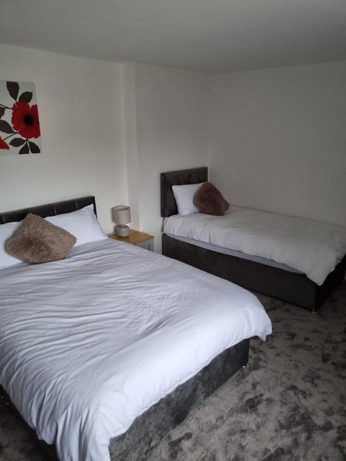 3 Bedroom House-Ellesmere Port Kültér fotó
