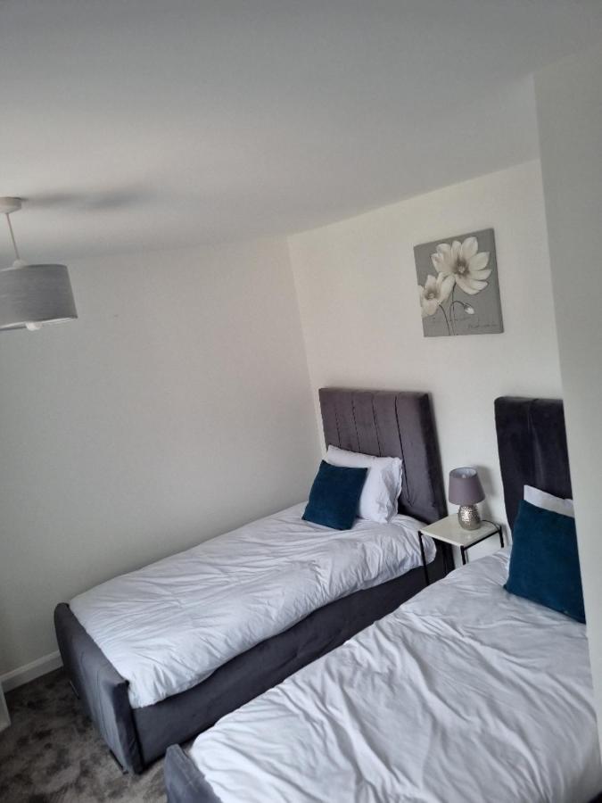 3 Bedroom House-Ellesmere Port Kültér fotó