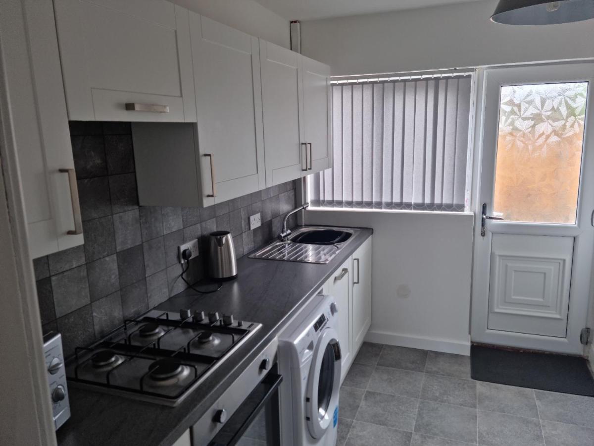 3 Bedroom House-Ellesmere Port Kültér fotó