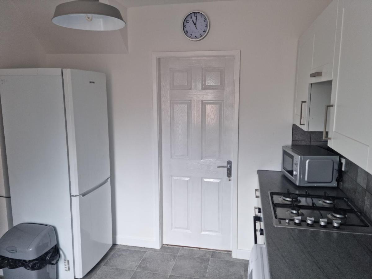 3 Bedroom House-Ellesmere Port Kültér fotó