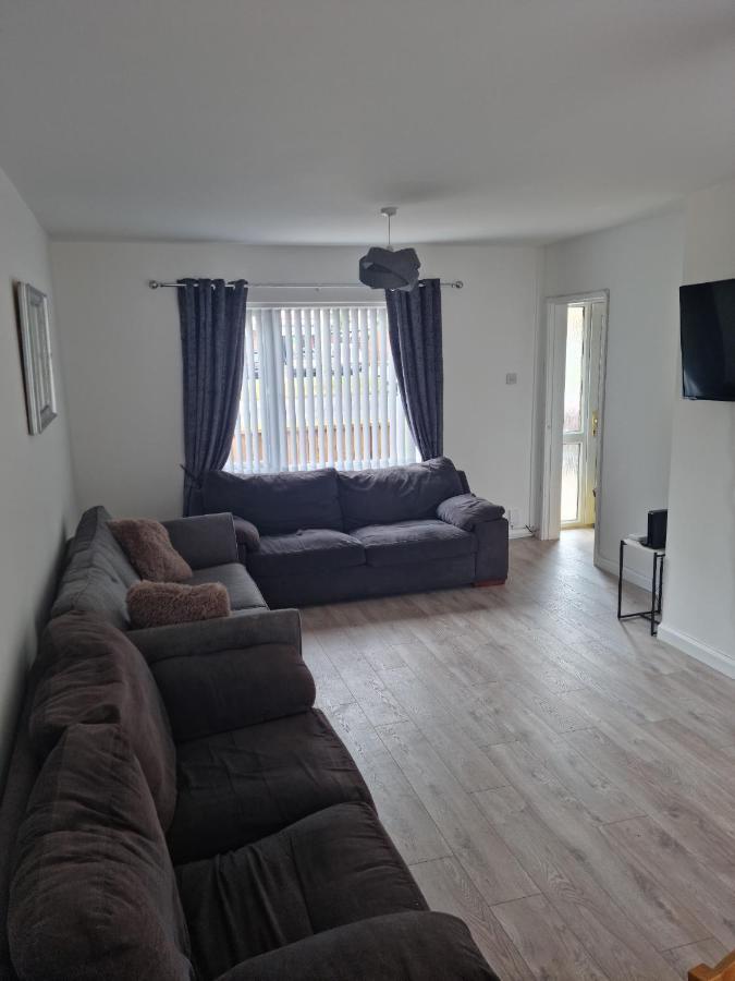 3 Bedroom House-Ellesmere Port Kültér fotó